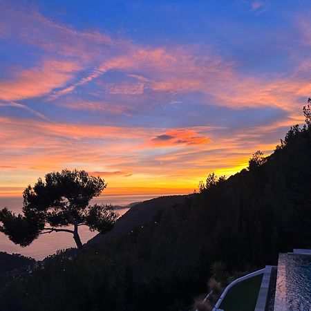 Eze - Appartement Dans Bas De Villa Avec Piscine Pres De Monaco Esterno foto