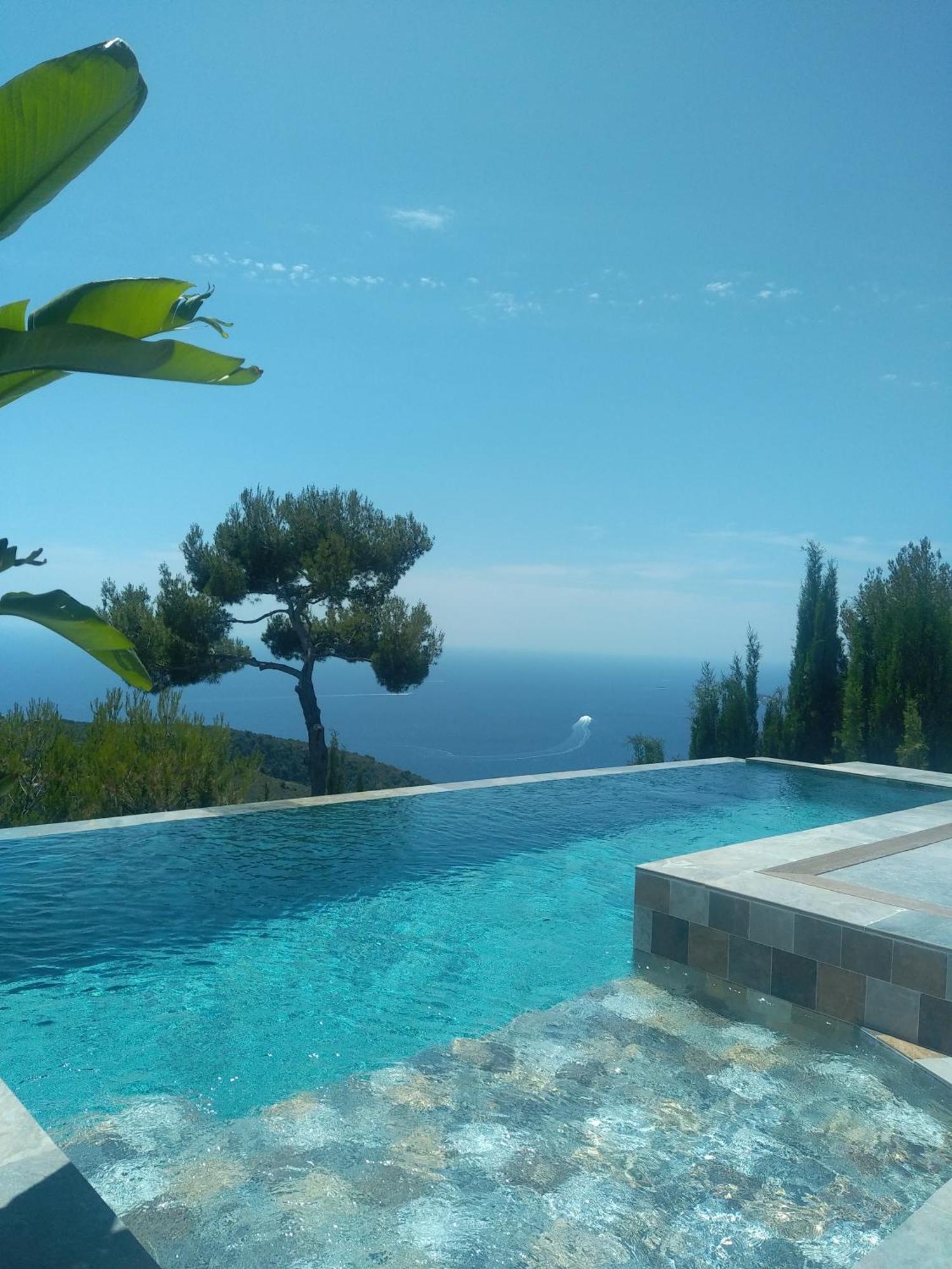 Eze - Appartement Dans Bas De Villa Avec Piscine Pres De Monaco Esterno foto