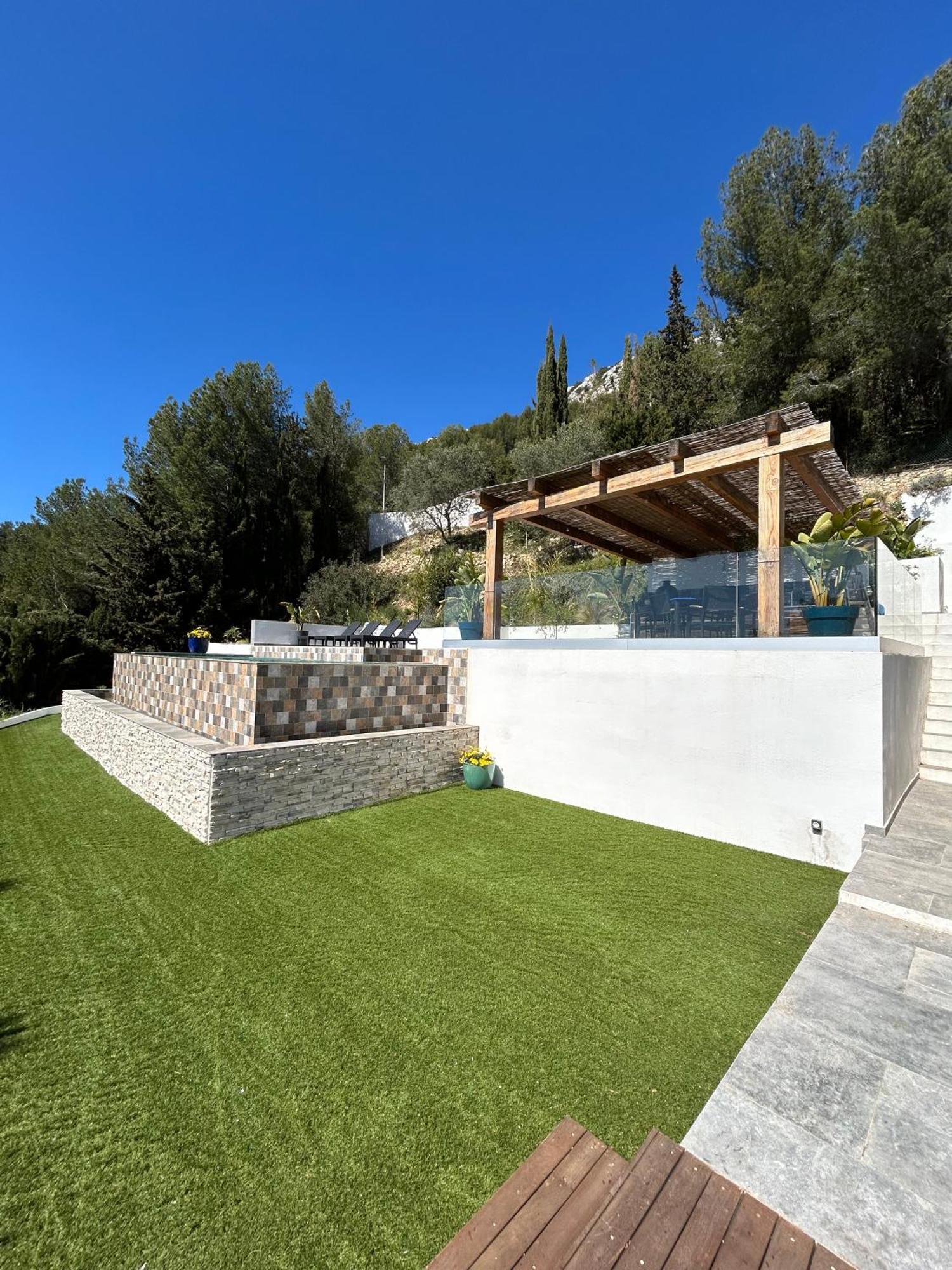 Eze - Appartement Dans Bas De Villa Avec Piscine Pres De Monaco Esterno foto