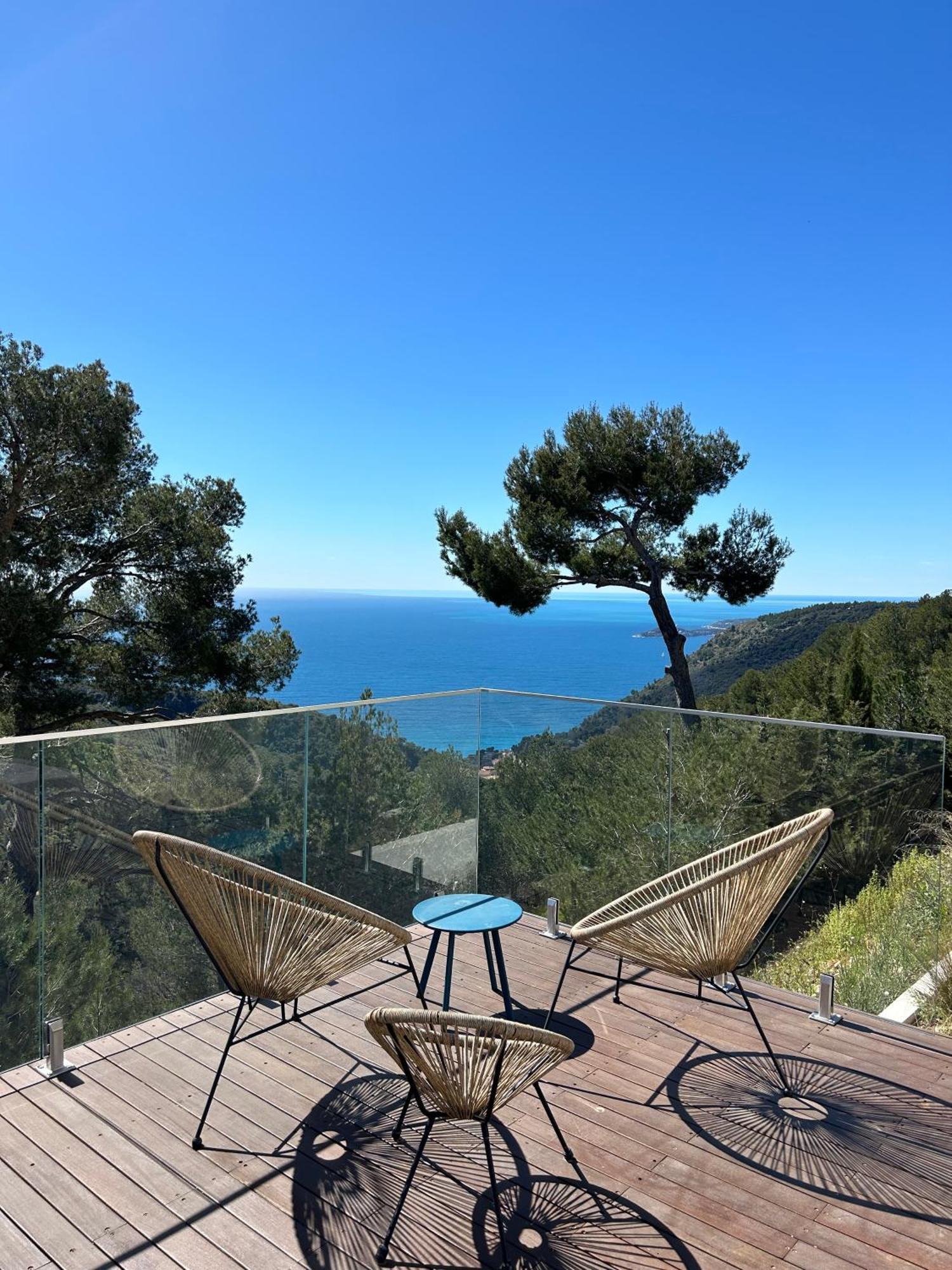 Eze - Appartement Dans Bas De Villa Avec Piscine Pres De Monaco Esterno foto